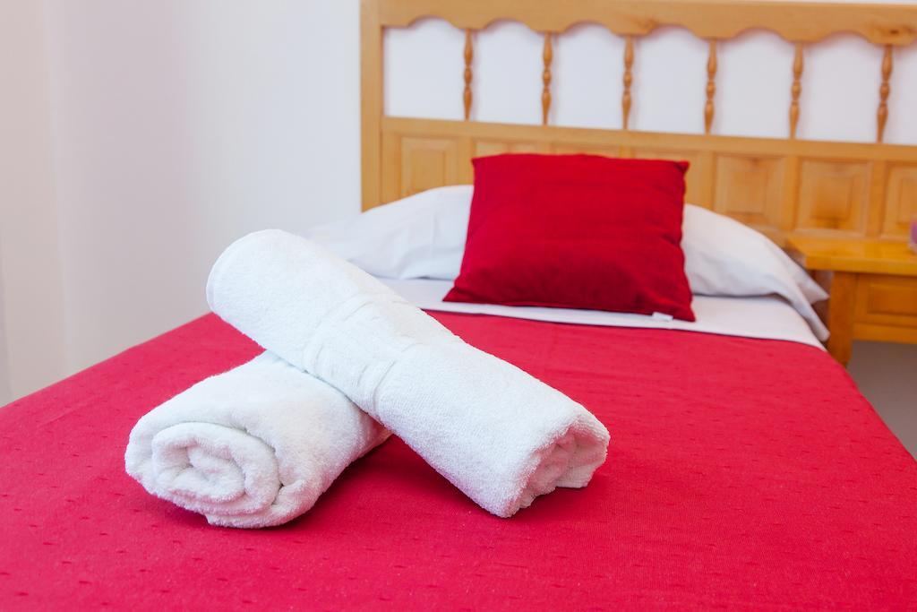 Apartamentos Puet サンアントニオアバド 部屋 写真